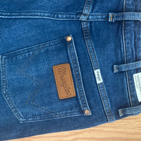 NWT Wrangler Westward, Dusty Dark High Rise Bootcut Jeans - Picture 8 of 8